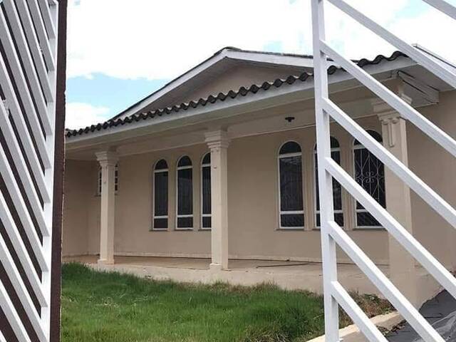 #1366 - Casa para Venda em Arapongas - PR - 2